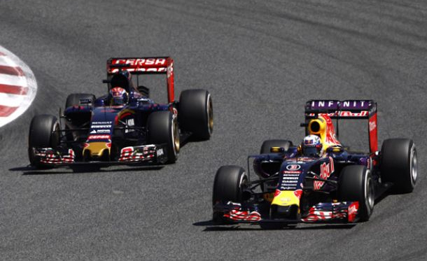 A ideia de haver mais equipas como a Toro Rosso está a ser analisada (foto:LAT)