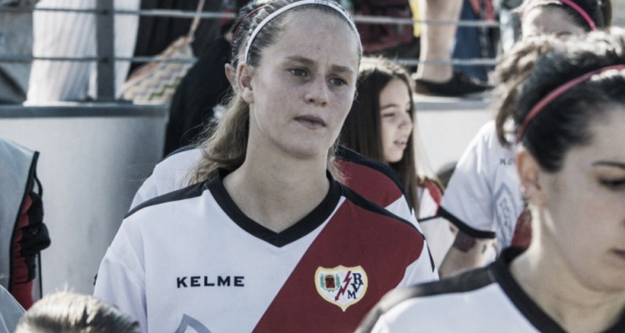Eva Alonso antes de un partido | Fotografía: Rayo Vallecano S.A.D.