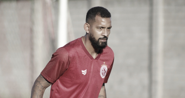 Everton Heleno avalia primeiras semanas no América-RN e projeta temporada