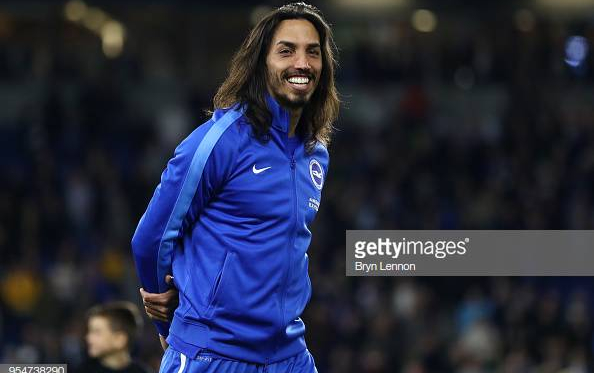 Ezequiel Schelotto warming up images courtesy of Getty Images.