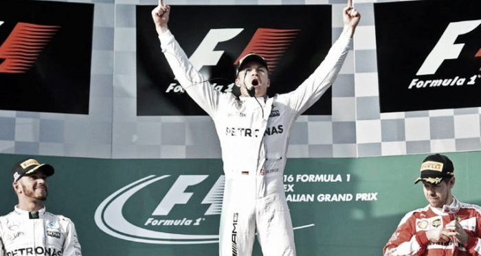 Rosberg ocupou o lugar mais alto do pódio (Foto: sports.ndtv.com)