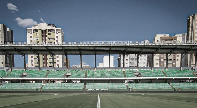 Em duelo direto contra o rebaixamento, Goiás recebe Vasco na Serrinha