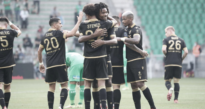 Nice se recupera na Ligue 1 com vitória arrasadora e aumenta crise no Saint-Étienne