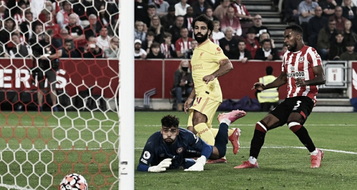 Em jogo eletrizante, Liverpool não segura vantagem e empata com Brentford