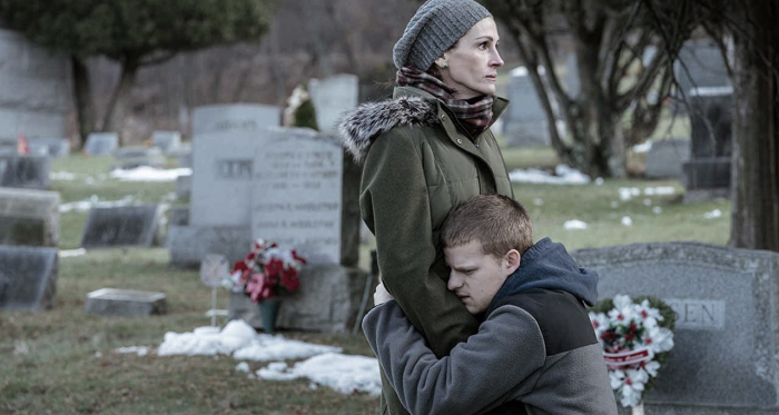 Lucas Hedges y Julia Roberta en una de las secuancias de la película. Foto: Black Bear Pictures