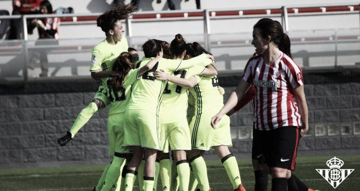 El Féminas pierde en el descuento en Lezama