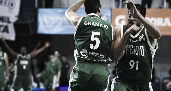 Gramajo festejando lo que fue un gran triunfo de Ferro. Foto: Marcelo Endelli- Marcelo Figueras/ LNB
