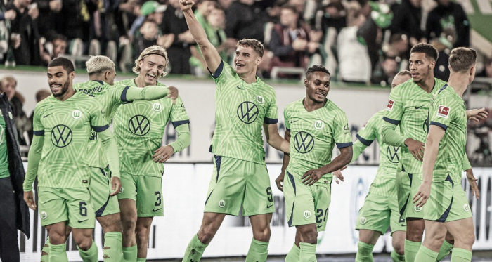 Wolfsburg bate Borussia Dortmund e engata oito jogos de invencibilidade na Bundesliga