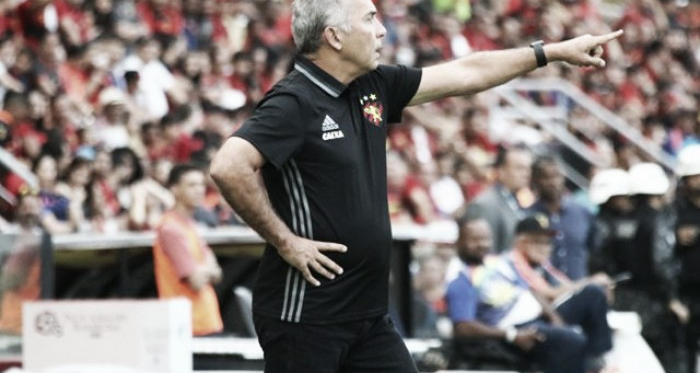 Técnico rubro-negro exalta empenho apresentado pelos jogadores na estreia da temporada (Foto: Williams Aguiar/Sport)