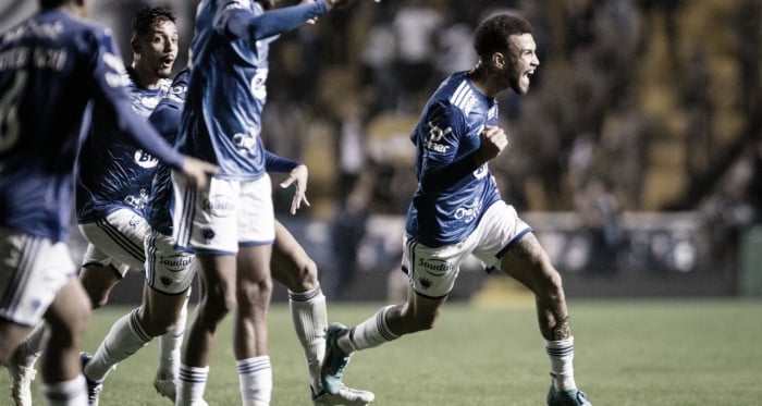 Jajá garante sequência de vitórias, e Cruzeiro bate Criciúma nos acréscimos