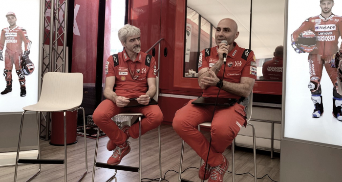 Gigi Dall'Igna, Manager General de Ducati Corse, y Gabriele Conti, jefe del departamento de sistemas electrónicos de Ducati. | Fuente: Ducati 