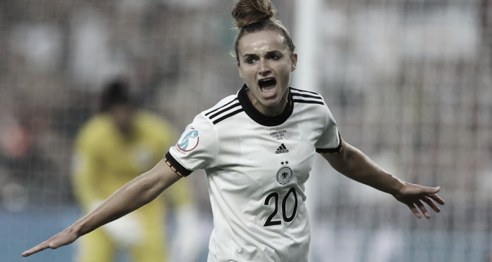 Alemania sigue en carrera