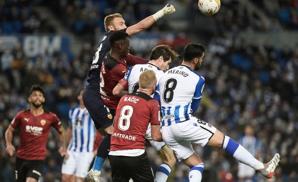 La Real Sociedad pierde el liderato (0-0)