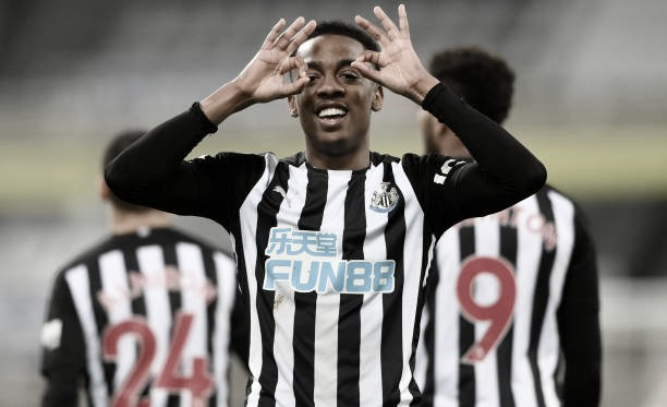 Joe Willock toca la puerta de Arteta