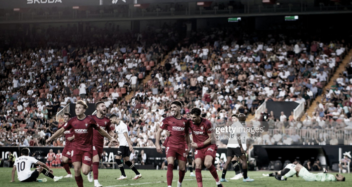 Osasuna asalta Mestalla con muchas rotaciones