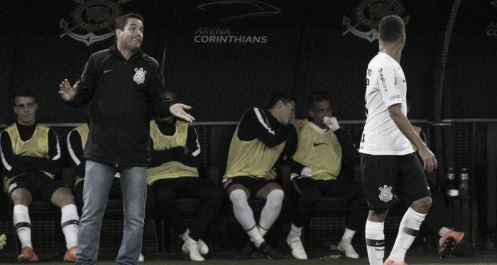 Loss prega foco para retomar confiança do Corinthians: "Precisamos urgente vencer"