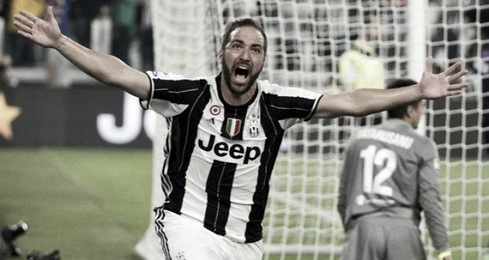 Juventus 2-1 Fiorentina: Champions kick-start title defence with a win