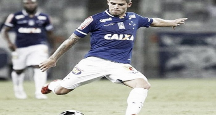Equipe coral pode prorrogar empréstimo do atleta após o Pernambucano (Foto: Washington Alves/Light Press)
