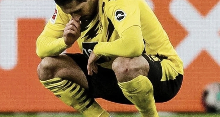 El balón parado condena al Dortmund (4-2)