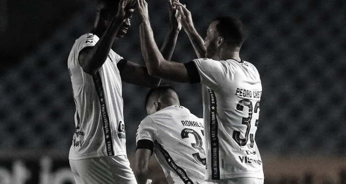 Em noite iluminada, Botafogo goleia Moto Club no Maranhão e avança na Copa do Brasil