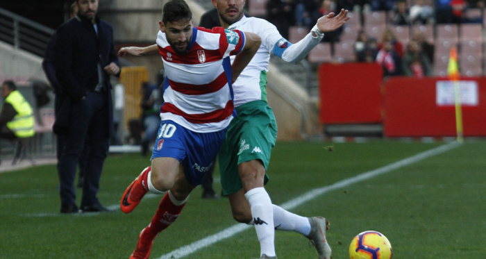 Antonio Puertas ha ocupado la mediapunta en anteriores partidos del Granada | Foto: Antonio L. Juárez