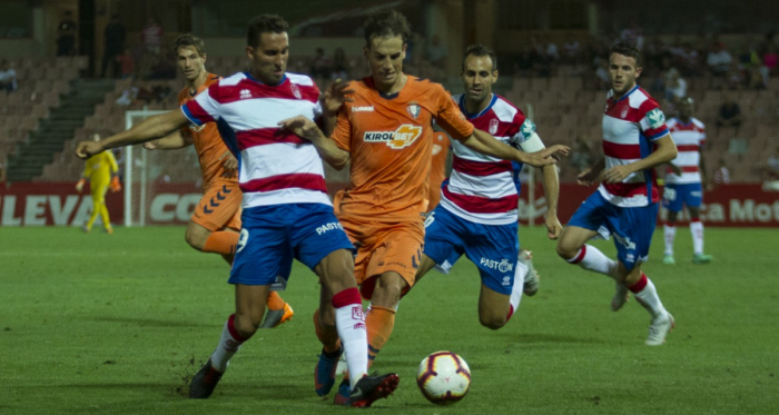 Imagen del partido de la temporada pasada en Los Cármenes. Foto: Antonio L Juárez