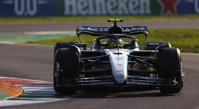 GP Italia 2024: Lewis Hamilton se impone a McLaren y Ferrari en los Libres 2 