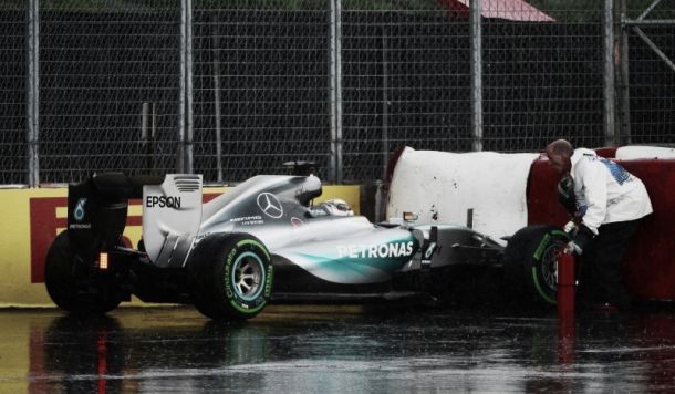Hamilton liderou a sessão mas acabou nas barreiras (foto: Sutton)