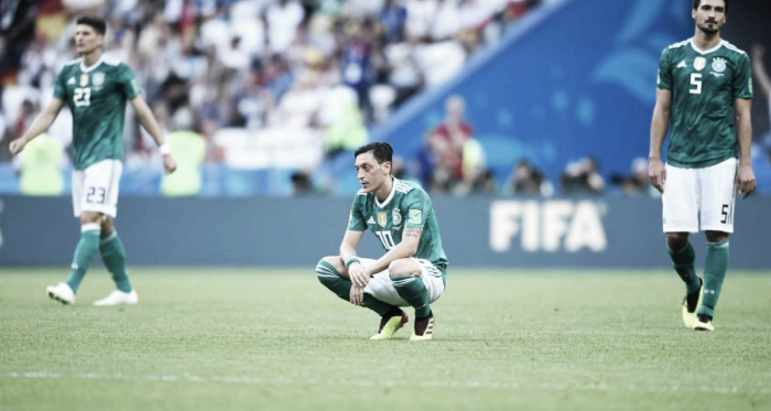 Özil retrata a Alemanha na Copa 2018: uma múmia, um vexame, uma desgraça (Foto: Fifa)