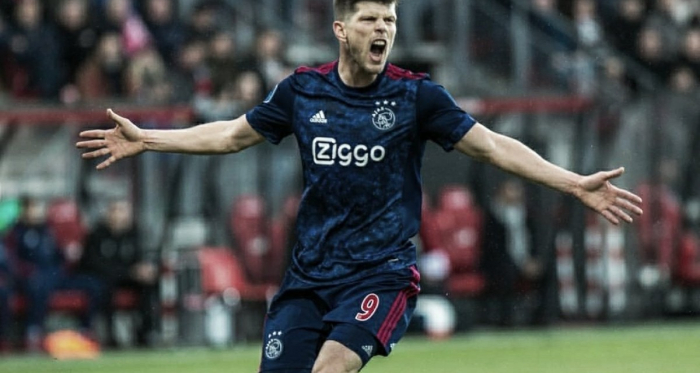 Huntelaar mantiene al Ajax con opciones de pelear por la Eredivisie