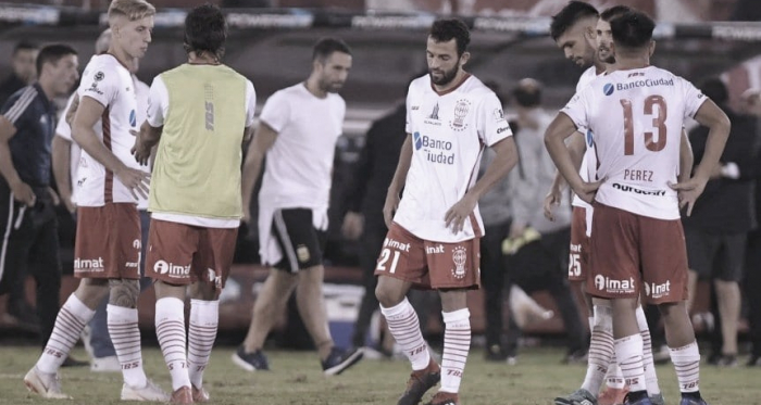 El equipo lamentándose la derrota (Foto: TyC Sports)