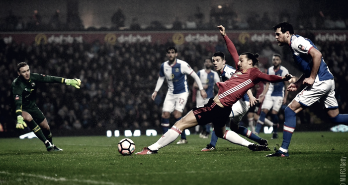 F.A. Cup - Ibra e Pogba subentrano e salvano lo United: 1-2 contro un grande Blackburn