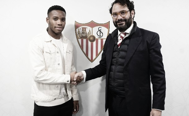 Mejía y Muzambo caen de pie en el Sevilla mirando al futuro