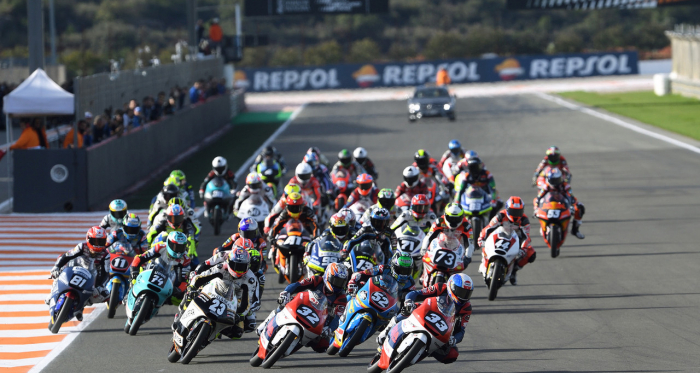 Salida Moto3 última carrera de la temporada. Valencia. Foto: fimcevrepsol