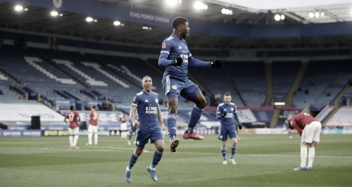 Leicester vence Manchester United e avança às semifinais da FA Cup
