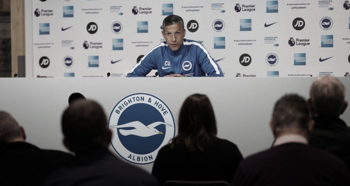 Hughton: &quot;Partidos como contra el Manchester United son para los que trabajamos el año anterior&quot;