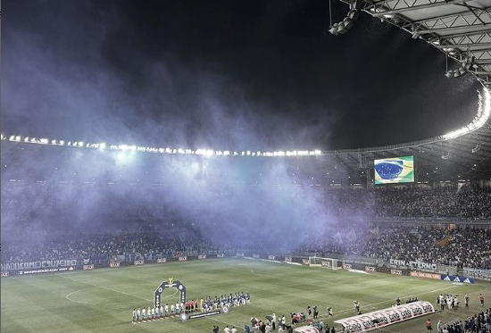 Cruzeiro bate o Bahia e se distancia da zona de rebaixamento