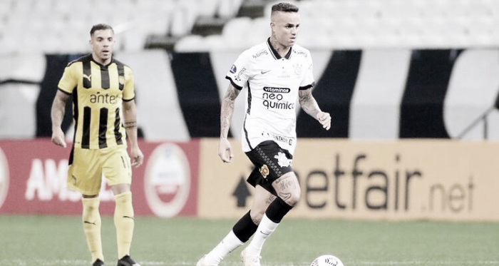 Com atuação ruim, Corinthians perde do Peñarol e se complica
na Sul-Americana