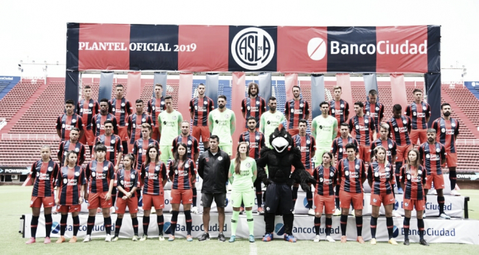 Director técnico, plantel masculino y femenino.de San Lorenzo versión 2019. Foto: San Lorenzo