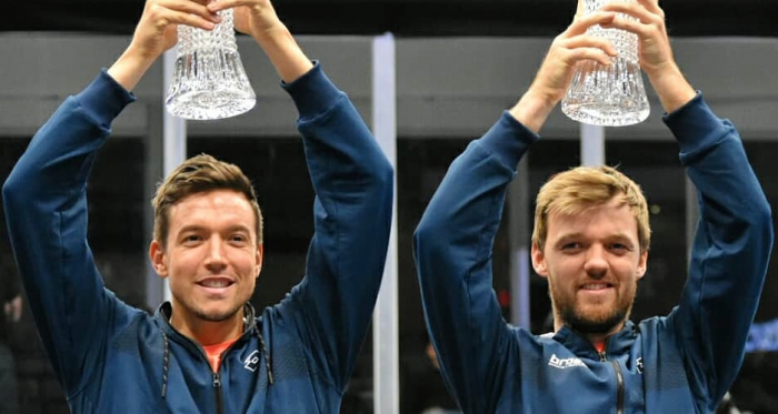 Mies (l.) and Kraweirz (r.) hold up their championship trophies/Photo: John Lupo/VAVEL UK
