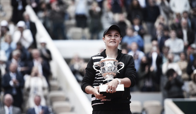 Ashleigh Barty levantó la copa Suzanne Leglend. Foto: Roland Garros