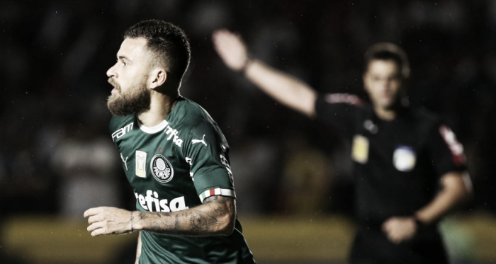 Sob polêmica do VAR, Palmeiras vence e mantém Vasco na má sequência