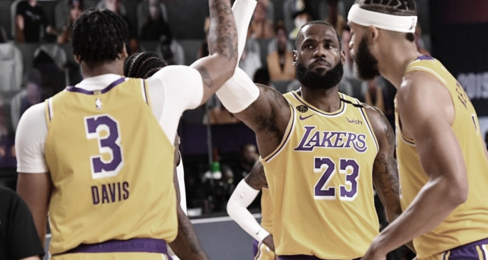 Crónica: Un pobre LeBron James da la victoria a los Lakers