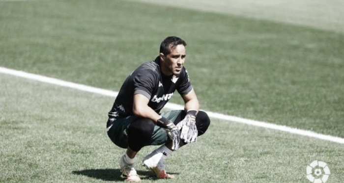Claudio Bravo: “No es fácil sacar el partido adelante con esta desventaja”