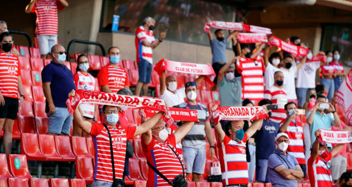 Los abonados que quieran asistir al Granada CF -Valencia CF tendrán que solicitarlo