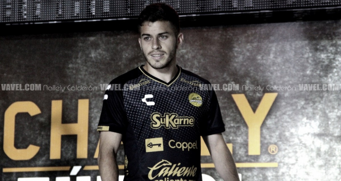 Facundo Juárez en la presentación de uniformes de Dorados de Sinaloa | Fotografía: Nallely Calderon. VAVEL México.
