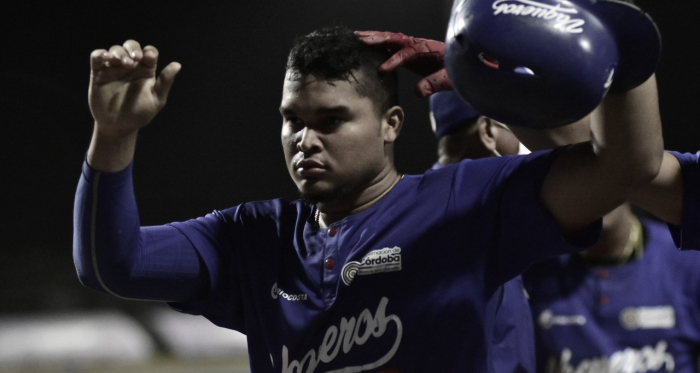 Vaqueros muestra su corazón de campeón y pegó primero en la serie final ante Caimanes