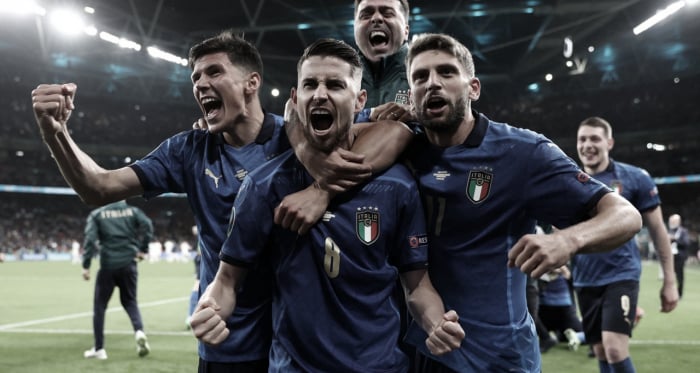 Italia se hace fuerte en los penales y jugará la final