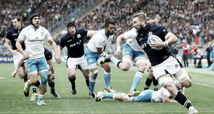 Escocia vence a una combativa Italia