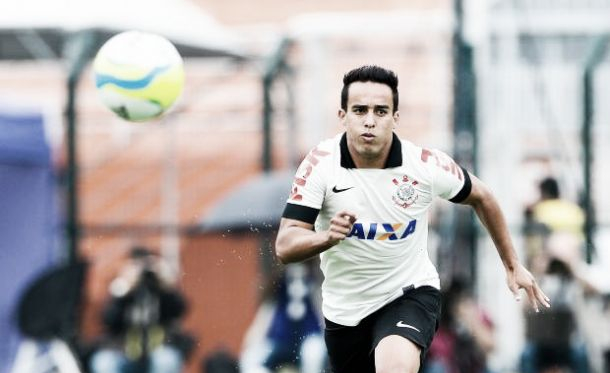 Destaque no dérbi, Jadson exalta torcida e revela esperança de disputar a Copa do Mundo